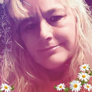 Meet your Posher, Elaine